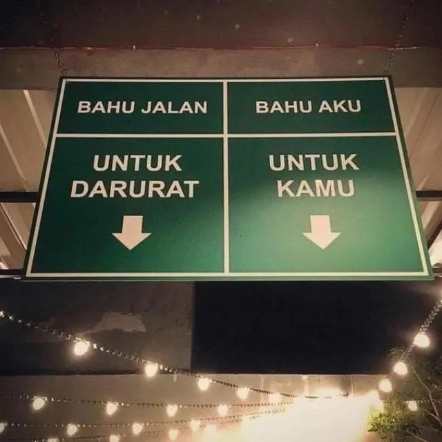 6 Meme Papan Petunjuk Jalan Ini Kocak Banget, Bikin Ngakak