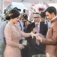 6 Momen Lamaran Resmi Caesar Hito dan Felicya Angelista, Romantis di Pinggir Pantai (sumber: Instagram.com/hitocaesar_ofc)