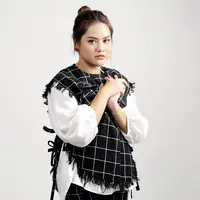 Eksklusif Mytha Lestari dan makna hidup setelah berkeluarga (Foto: Adrian Putra, Digital Imaging: Nurman Abdul Hakim/Fimela.com)