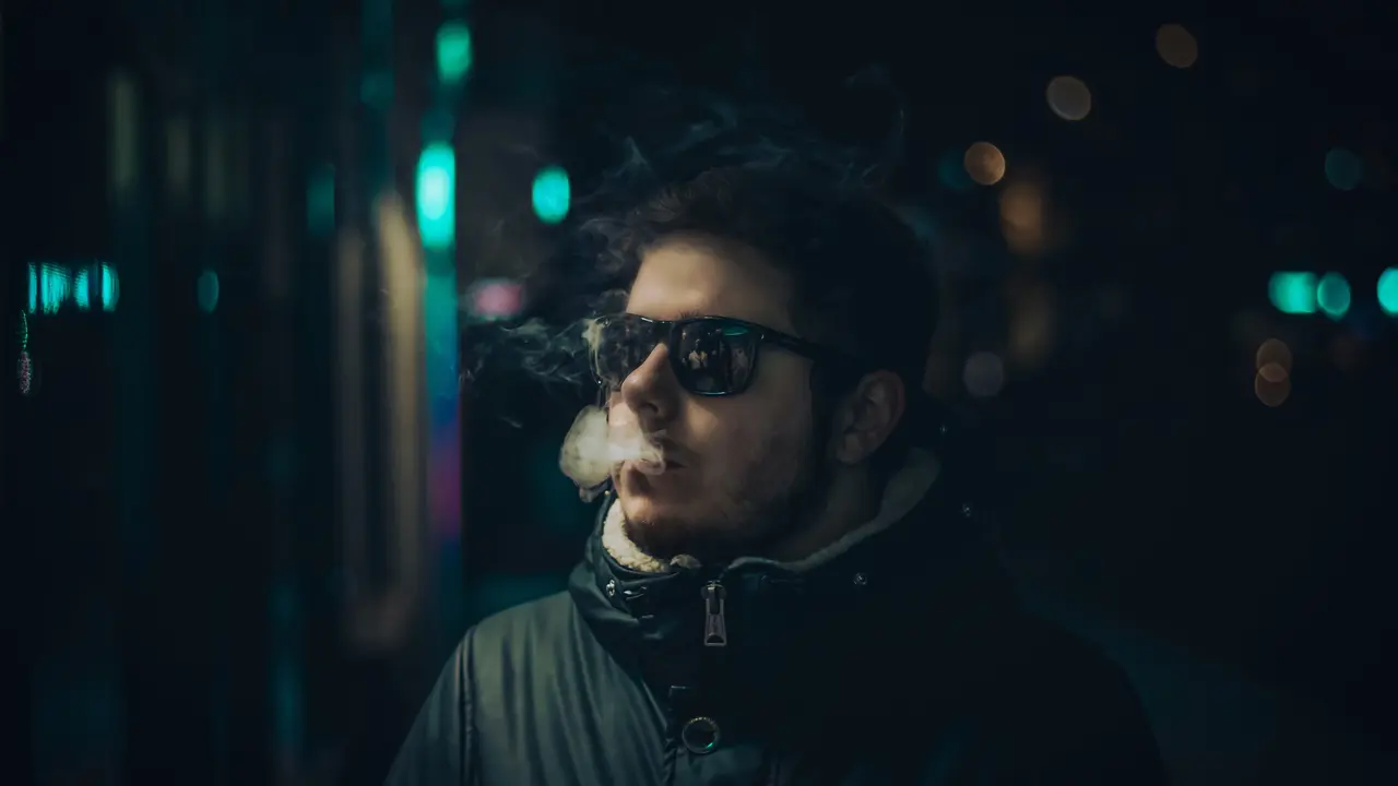Rokok Elektrik Tidak Lebih Aman daripada Rokok Biasa, Ini Kata Dokter (Foto: Unsplash/Radu Florin)