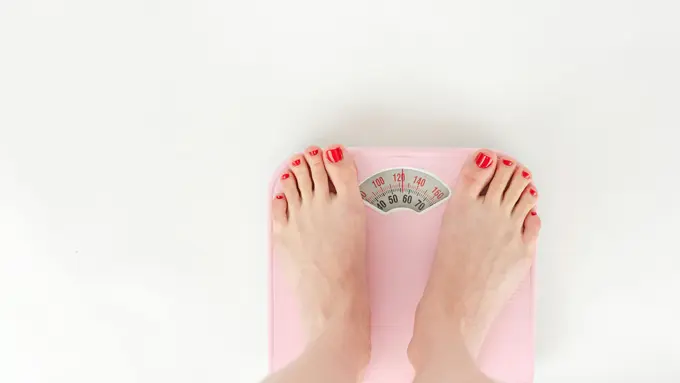 4 Cara Efektif Menjaga Berat Badan di Usia 40-an Tanpa Diet Ketat