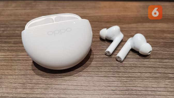 <p>Oppo Enco Buds2. (Liputan6.com/ Agustinus Mario Damar)</p>