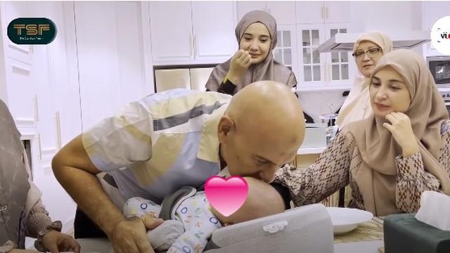 7 Momen Haru Mark Sungkar Temui Anak Zaskia Sungkar Usai Bebas dari Penjara