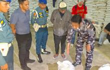 FOTO: TNI AL Gagalkan Pengiriman Ratusan Ton Mineral Diduga Ilegal di Bangka Belitung
