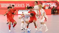 Timnas Futsal Indonesia Vs Jepang  dalam laga 4 Nations World Series 2025 di Jakarta International Velodrome, Jakarta, Kamis (30/1/2025) malam. (Bola.com/Abdul Aziz).