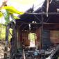 Salah satu rumah warga Desa Mulyorejo Kecamatan Silo, Jember rusak parah akibat dibakar orang tak dikenal (Istimewa)