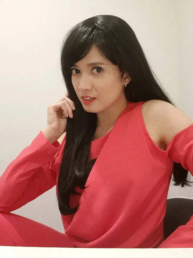 Potret Chika Jessica dengan Rambut Panjang (sumber: instagram/chikajessica88)