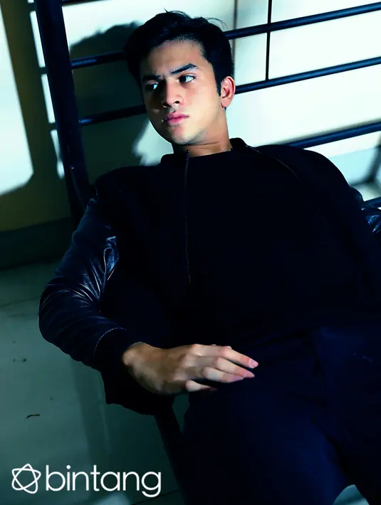 Selain berakting, Rizky Nazar juga membawakan lagu berjudul ‘Rain’ yang menjadi soundtrack film ‘Magic Hour’. (Galih W. Satria/Bintang.com)