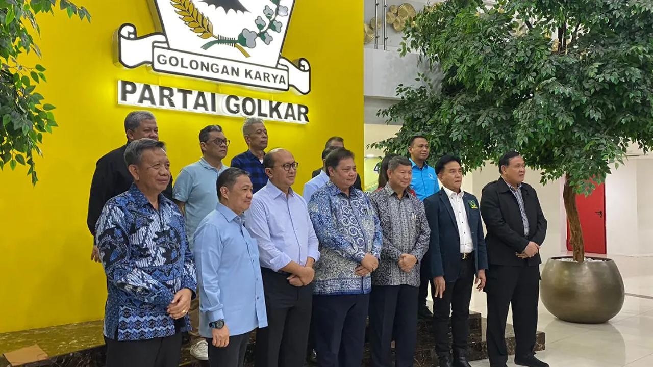 Ketua Dewan Pengarah TKN Prabowo-Gibran, Airlangga Hartarto menyentil pernyataan calon presiden (capres) nomor urut 1, Anies Baswedan soal program contract farming.