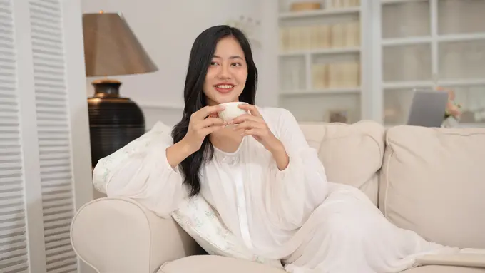 wanita oktober minimalis tenang