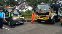 Cek kesiapan petugas Jasa Marga Palikanci Cirebon mengadapi momen arus mudik dan balik Lebaran 2018. Foto (Liputan6.com / Panji Prayitno)