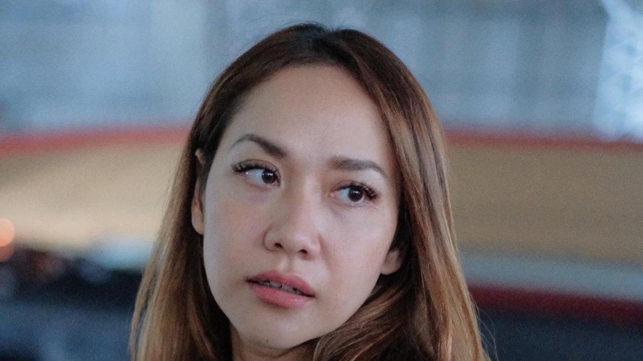 FOTO: Gaya Bunga Citra Lestari Pakai Denim, Tampil Trendi