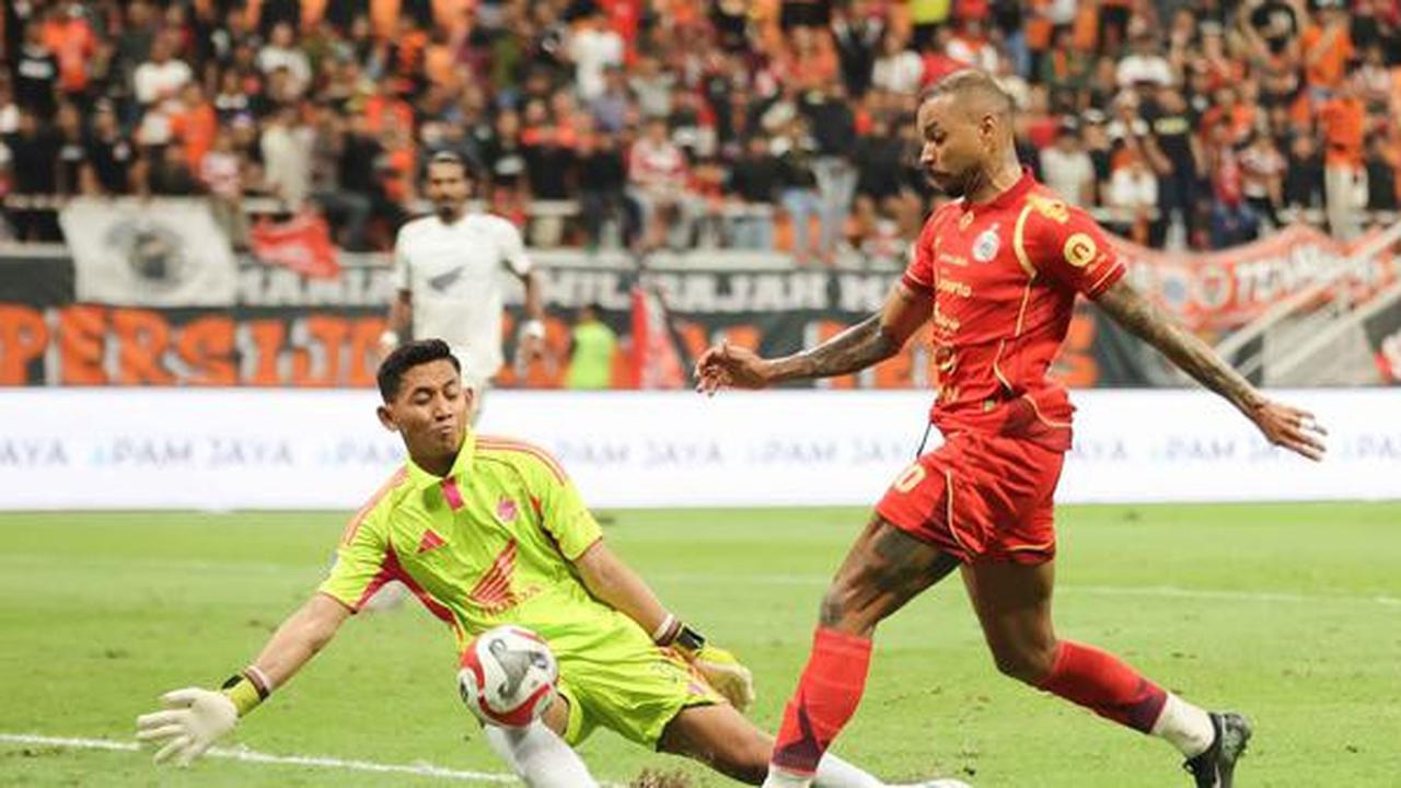 BRI Super League: Pelatih Persija Keluhkan Kondisi Rumput JIS