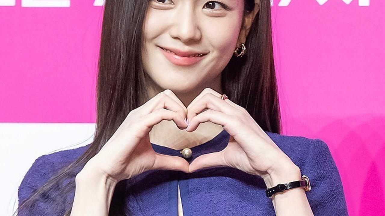 Jisoo BLACKPINK dan Park Jeong Min Tampil Serasi dalam Press Conference 'NEWTOPIA'