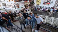 The Dudas Minus One Jelajah Malang Naik Vespa, Ramai Disambut Warga di Kayutangan