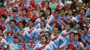 Sejumlah penari melakukan tarian saat memeriahkan perayaan Hari Nasional Taiwan di depan Kantor Kepresidenan di Taipei, (10/10/2014). (REUTERS/Pichi Chuang)