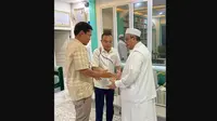 Ketua Harian DPP Partai Gerindra Sufmi Dasco Ahmad dan&nbsp;Wakil Ketua Umum Partai Gerindra Habiburokhman menemui Rizieq Shihab alias Habib Rizieq pada Sabtu 3 Agustus 2024. (Instagram @sufmi_dasco)