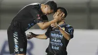 Gelandang Persib Bandung, Dedi Kusnandar, merayakan gol ke gawang Perseru Serui pada laga Piala Presiden di Stadion Si Jalak Harupat, Bandung, Selasa (12/3). (Bola.com/Yoppy Renato)