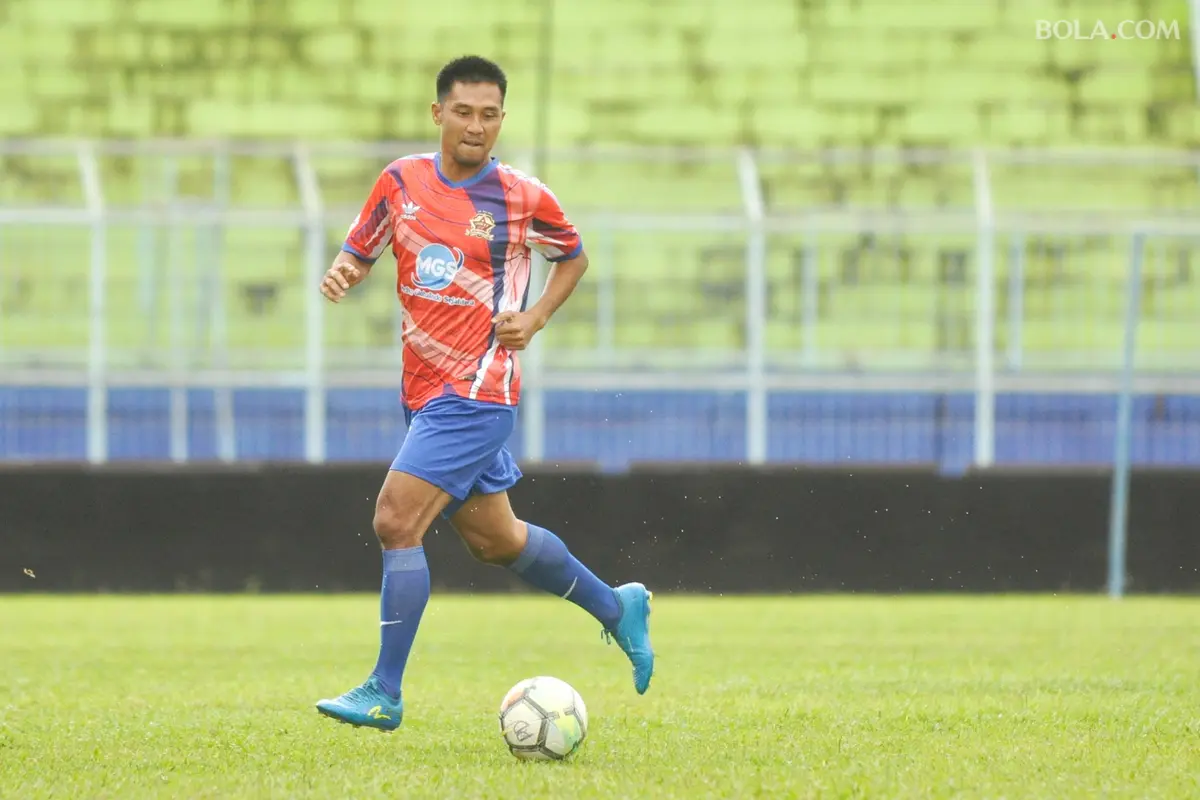 Mantan pemain Arema FC, Suroso.
