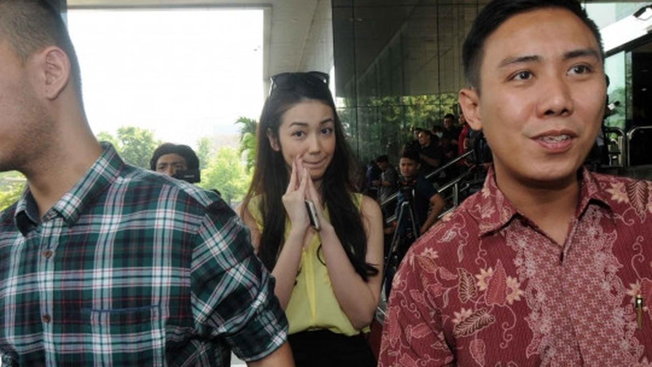 Datangi KPK, Velove Vexia minta izin jenguk OC Kaligis