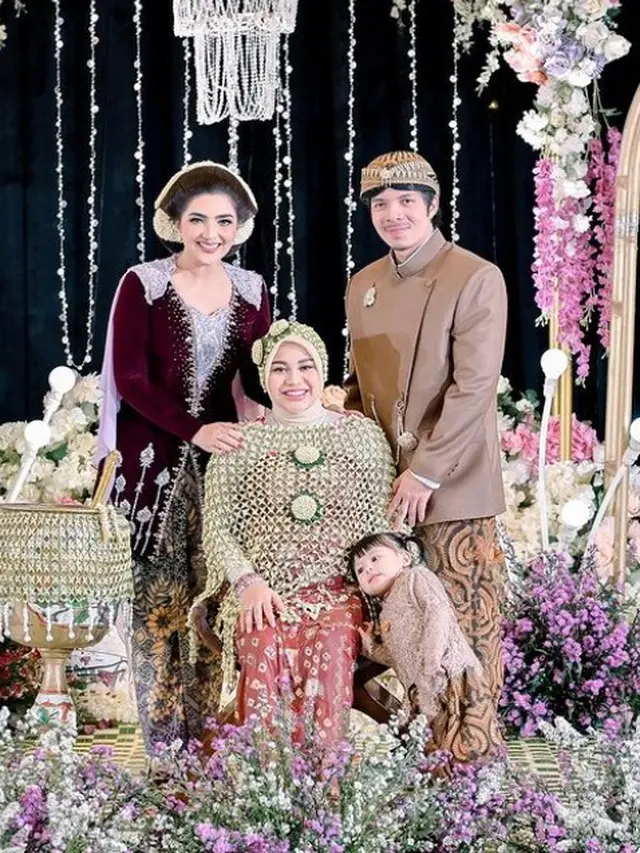 Acara Mitoni Aurel Hermansyah (Instagram/aurelie.hermansyah)