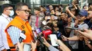 Sebelum masuk dan menjalani pemeriksaan, Hasto Kristiyanto sempat menjawab beberapa pertanyaan. (Liputan6.com/Herman Zakharia)