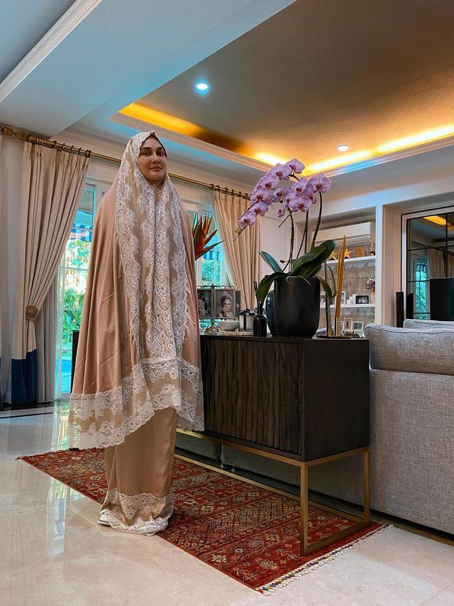 Luna Maya (Instagram/ lunamaya)