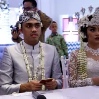 Ayudia Bing Slamet telah resmi menjadi istri dari Ditto, sebelum melangkah ke jenjang pernikahan, mereka berdua mematangkan komitmen terlebih dahulu.