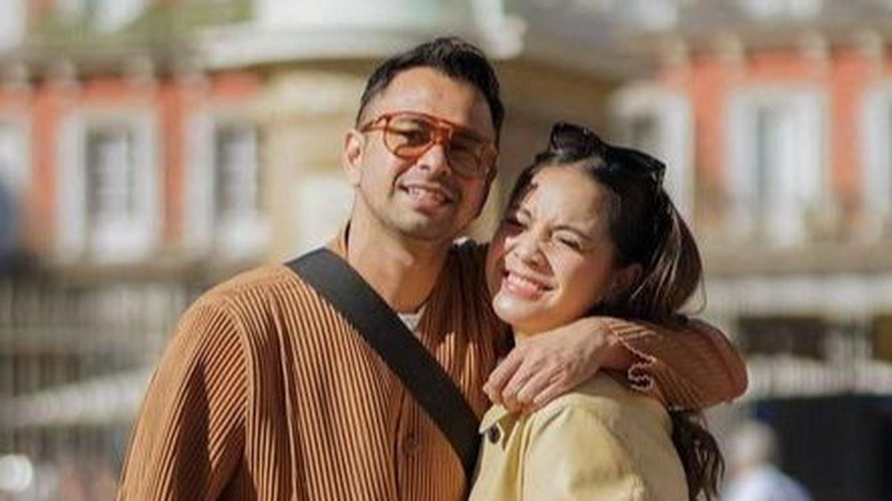 Bak Duo ABG yang Sedang Kasmaran, Intip Potret Rafi Ahmad dan Nagita Slavina Pamer Ciuman Mesra di Madrid