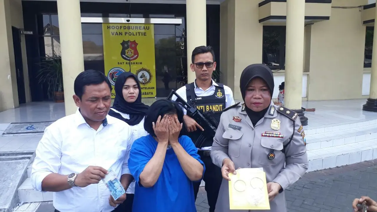 Nenek 2 Cucu Nekat Menipu dengan Gelang Emas Palsu