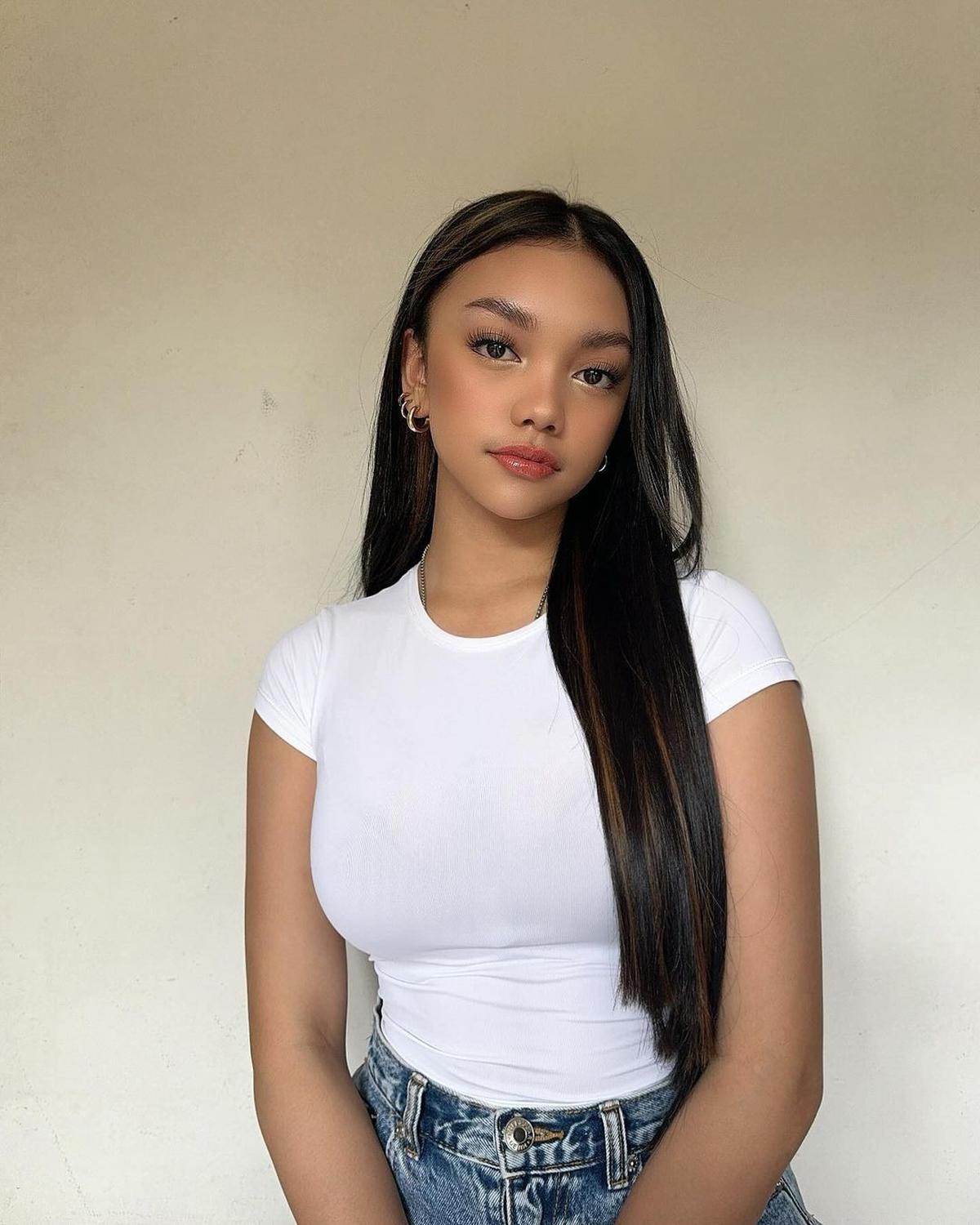 Profil Naura Ayu, Anak Baldy Mulya Putra dan Penyanyi Senior Riafinola Ifani Sari yang Multitalenta
