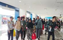 Ribuan Pemilir Padati Terminal Pulo Gebang Jelang Puncak Arus Balik Lebaran 2026 dan Masuk Sekolah
