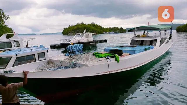Kapal milik pelaku pembom ikan di Banggai Laut