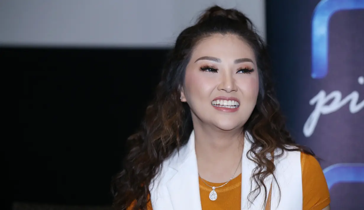 Mantan personel Cherrybelle itu bermain dalam film genre horor produksi MD Pictures dan Dee Company. Bagi ibu satu anak itu, main film horor merupakan pengalaman baru. (Nurwahyunan/Bintang.com)