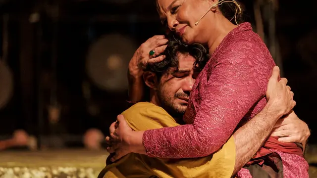 Reza Rahadian dan Christine Hakim di pementasan Taksu Ubud (ist)