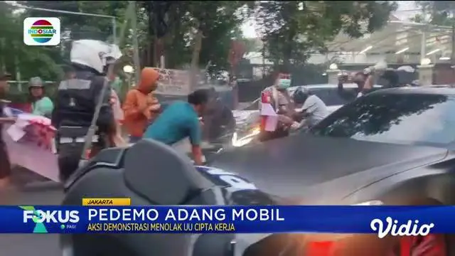 Simak informasi terkini dalam Fokus Pagi (09/08) dengan berita-berita sebagai berikut, MA Putuskan Sambo Dihukum Seumur Hidup, Ledakan Iringi Kebakaran Truk, Sekelompok Orang Mengamuk di Warung, Duel Tiga Orang Bertetangga, Korban Pertikaian Pelajar ...