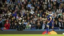 <p>Penyerang Real Madrid, Karim Benzema berselebrasi usai mencetak gol ke gawang Manchester City pada pertandingan leg pertama semifinal Liga Champions di stadion Etihad di Manchester, Inggris, Rabu (27/4/2022). City menang atas Madrid 4-3. (AP Photo/Dave Thompson)</p>