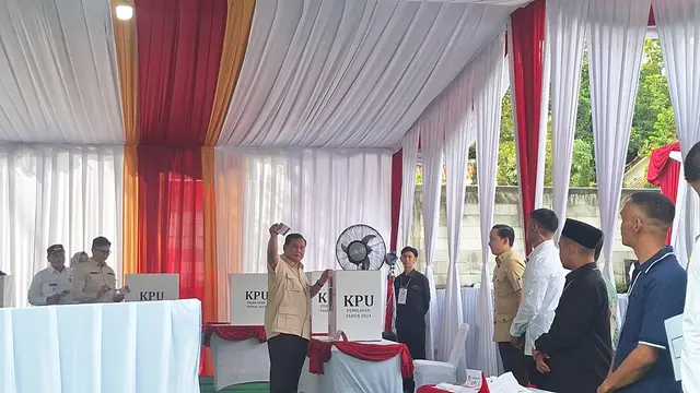 Presiden RI Prabowo Subianto telah menggunakan hak suaranya pada Pilkada Jawa Barat dan Pilbup Bogor 2024 di TPS 008 Desa Bojong Koneng, Jawa Barat, Rabu (27/11/2024).
