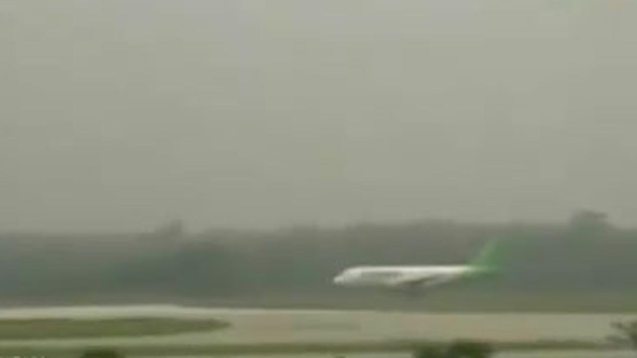 (lip6 Petang) Bandara lumpuh akibat kabut asap-140918