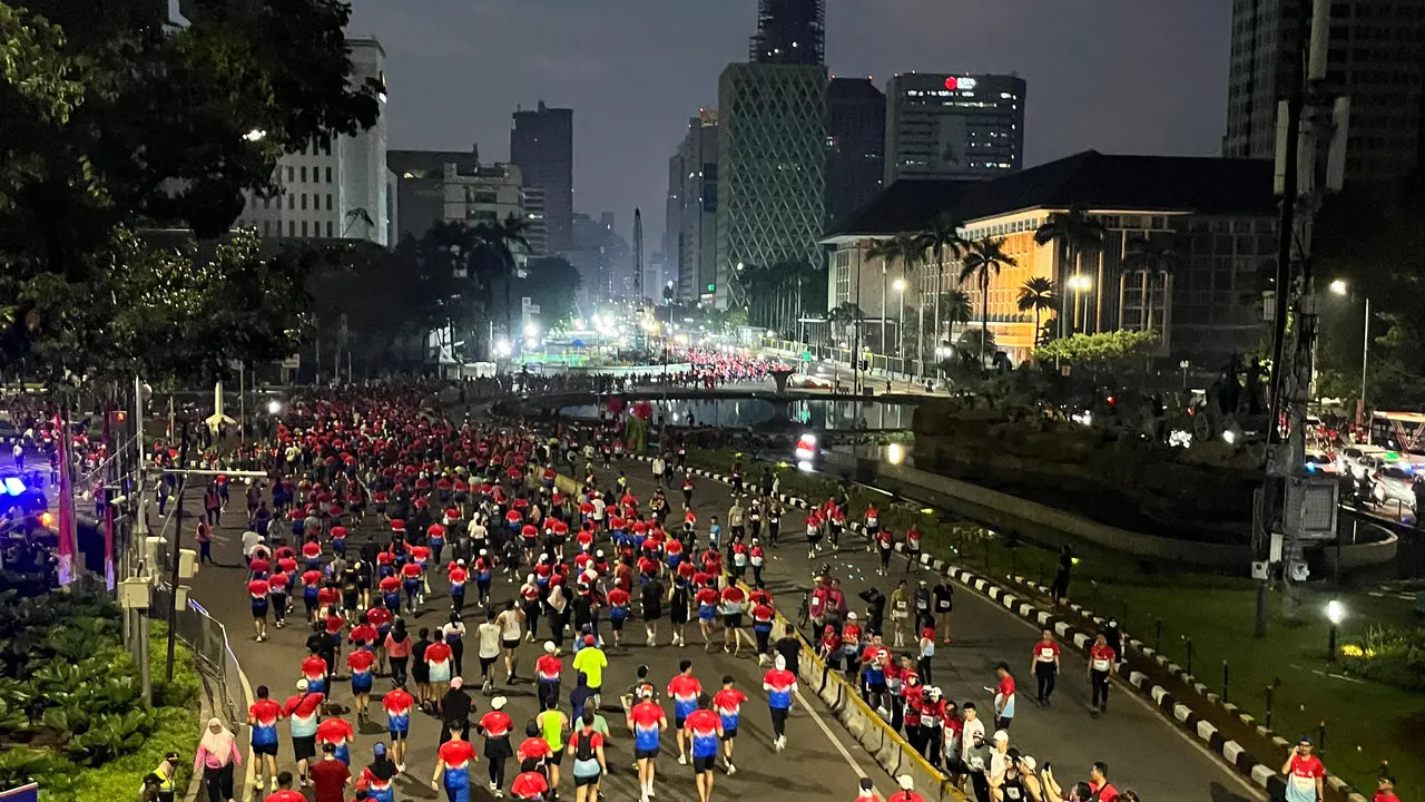 Jakarta International Marathon (JAKIM) 2025 yang berlangsung pada Minggu (29/6/2025) diikuti sebanyak 31 ribu pelari dari dalam dan luar negeri. JAKIM 2025 dilepas oleh Gubernur Jakarta Pramono Anung. (Liputan6.com/Raden Trimutia Hatta)