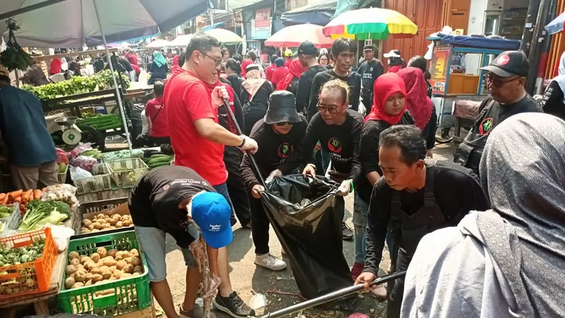 Dewan Pimpinan Cabang (DPC) PDI Perjuangan Jakarta Utara menggelar kegiatan Gerakan Operasi Bersih-Gaya Hidup Berkelanjutan dalam rangka memperingati Hari Konservasi Alam Nasional (HKAN) pada Minggu 11 Agustus 2024.