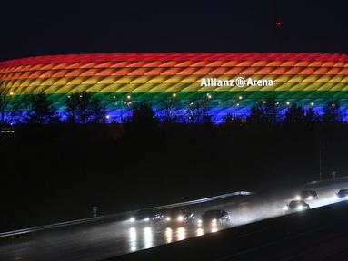 Stadion yang terletak di Kota Munich, Jerman ini merupakan markas dari Tim Nasional Jerman dan Bayern Munchen sejak dibuka pertama kali pada 2005 hingga kini. Merupakan stadion terbesar kedua di Jerman setelah Westfalenstadion di Dortmund. (AFP/Andreas Gebert/Pool)
