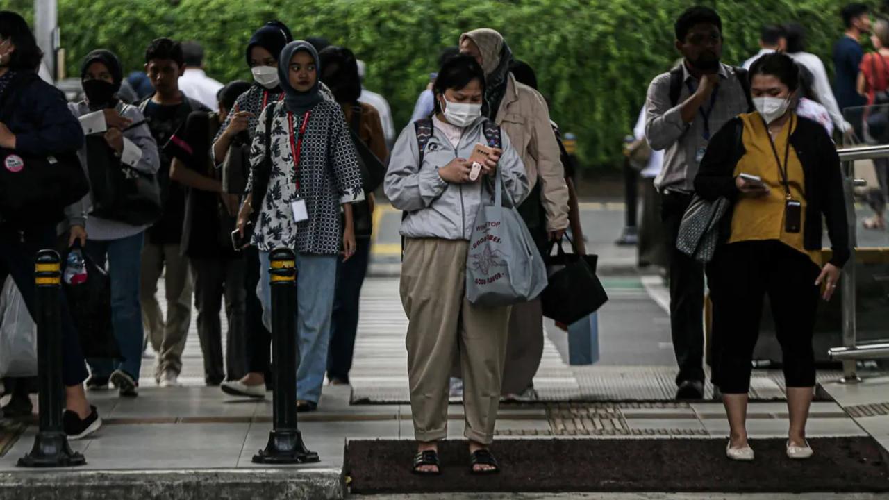 Laju kasus Covid-19 di Indonesia masih relatif lebih rendah dari capaian Asia Tenggara.&nbsp;