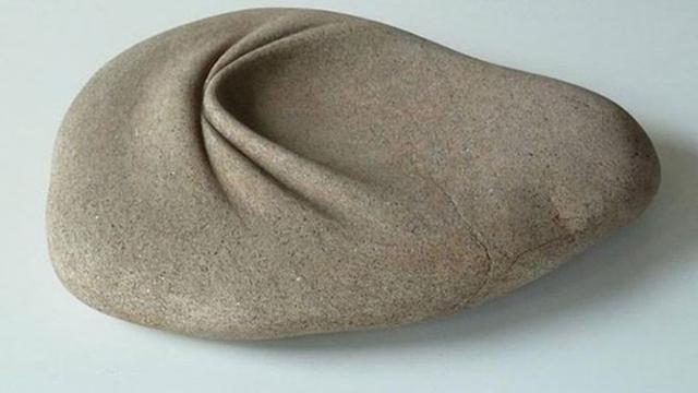 6 Bentuk Batu Karya Seniman Ini Unik, Prosesnya Bikin Bertanya-Tanya