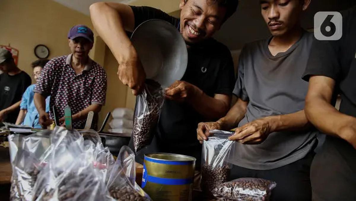 Eksistensi Bis Kota Ditengah Gempuran Kopi Kemasan Sekali Seduh