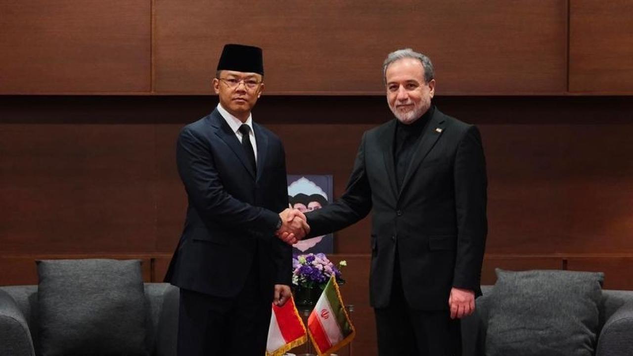 Diplomasi Indonesia-Iran: Menlu RI Perkuat Hubungan Bilateral di Tengah Situasi Global