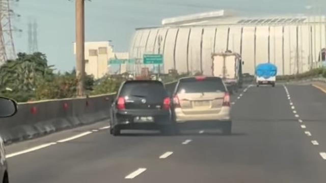 Viral Aksi Kejar-kejaran Adu Bodi Innova dan Livina di Tol Pelabuhan menuju Priok Sampai Tutup Jalan