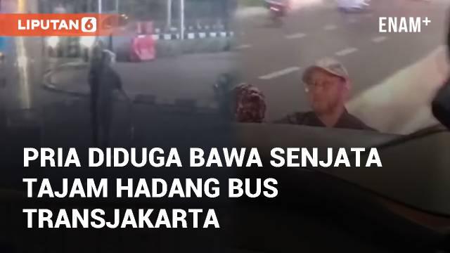 Viral pria bertopi membawa benda diduga sajam di Sarinah, Jakarta Pusat. Pria tersebut mengadang bus Transjakarta pada Selasa malam (22/10/2024)