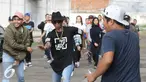Gamaliel 'GAC' dan Young Lex saat pembuatan video klip terbarunya di kawasan Pancoran, Jakarta, Senin (3/10). Young Lex menggarap video klip lagu terbarunya yang berjudul Slow yang berkolaborasi dengan Gamaliel. (Liputan6.com/Herman Zakharia)
