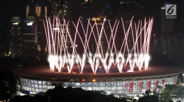 Pesta kembang api pada pembukaan Asian Para Games 2018 di Stadion Utama Gelora Bung Karno, Jakarta, Sabtu (6/10). Asian Para Gamesdigelar pada 6-13 Oktober 2018. (merdeka.com/imam buhori)